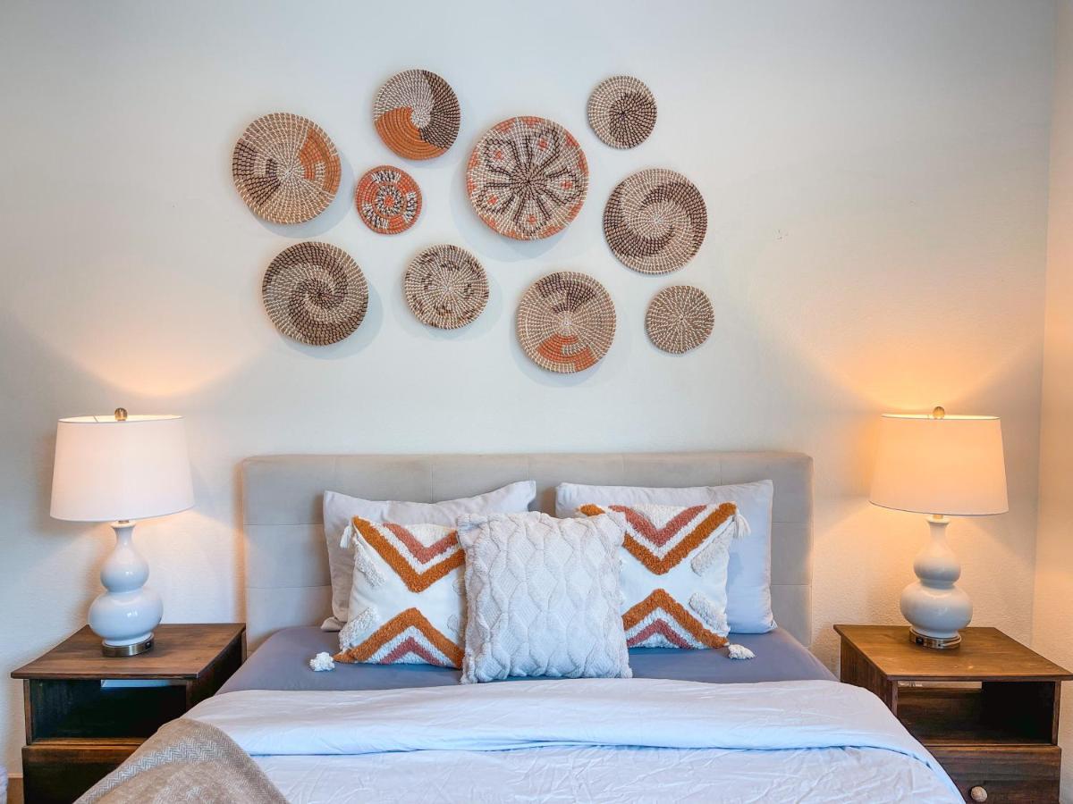 2bdr&parking 5-10min To Santa Monica Pier *